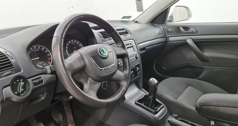 Skoda Octavia cena 13900 przebieg: 310366, rok produkcji 2010 z Maków Podhalański małe 277